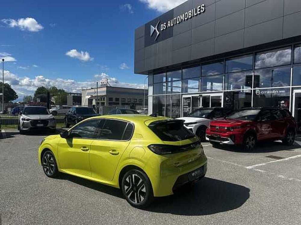 Peugeot 208 nuova a Milano (6)