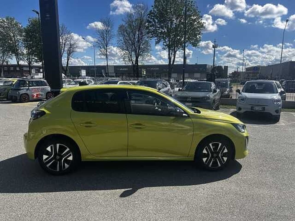 Peugeot 208 nuova a Milano (9)