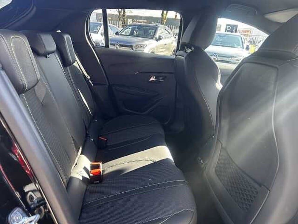 Peugeot 208 nuova a Milano (12)