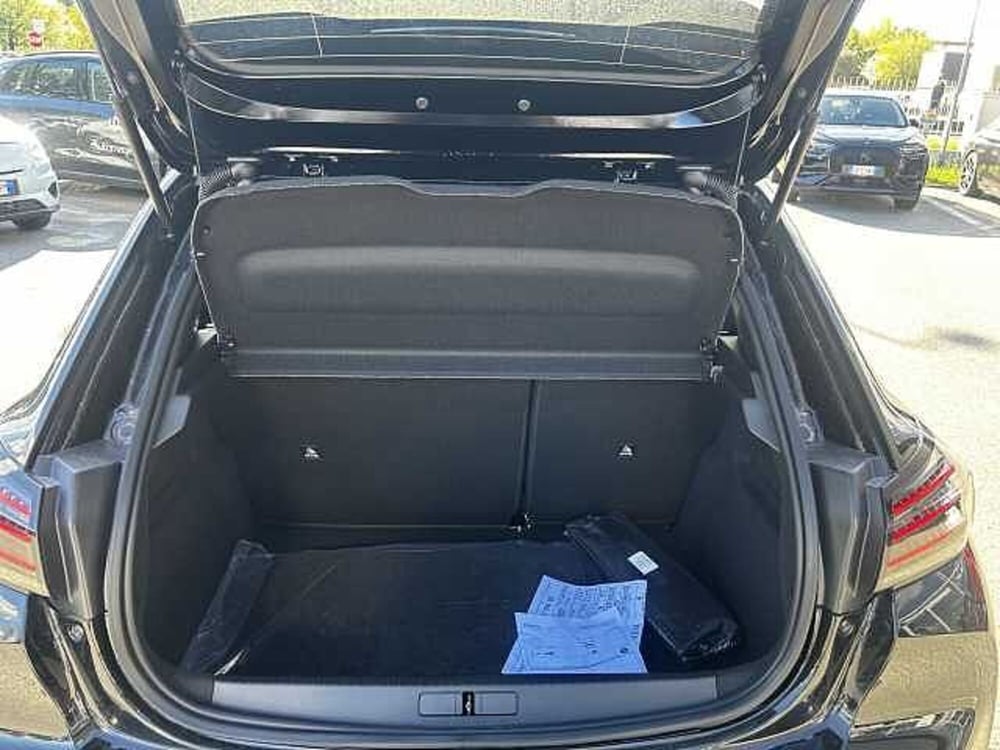 Peugeot 208 nuova a Milano (7)