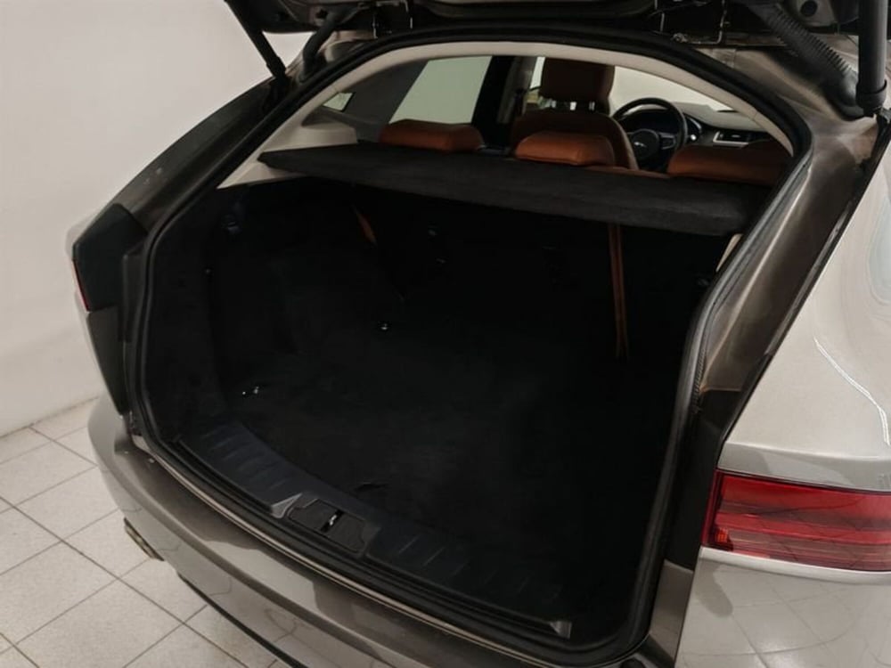 Jaguar E-Pace usata a Novara (11)