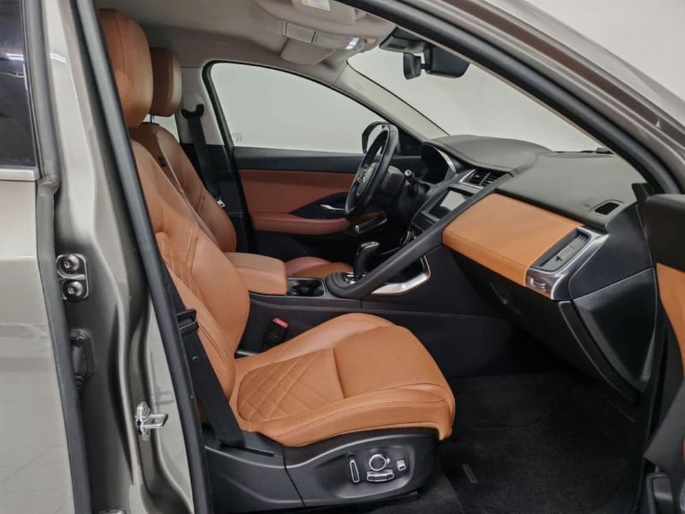 Jaguar E-Pace usata a Novara (3)