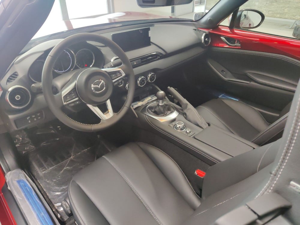 Mazda MX-5 nuova a Arezzo (12)