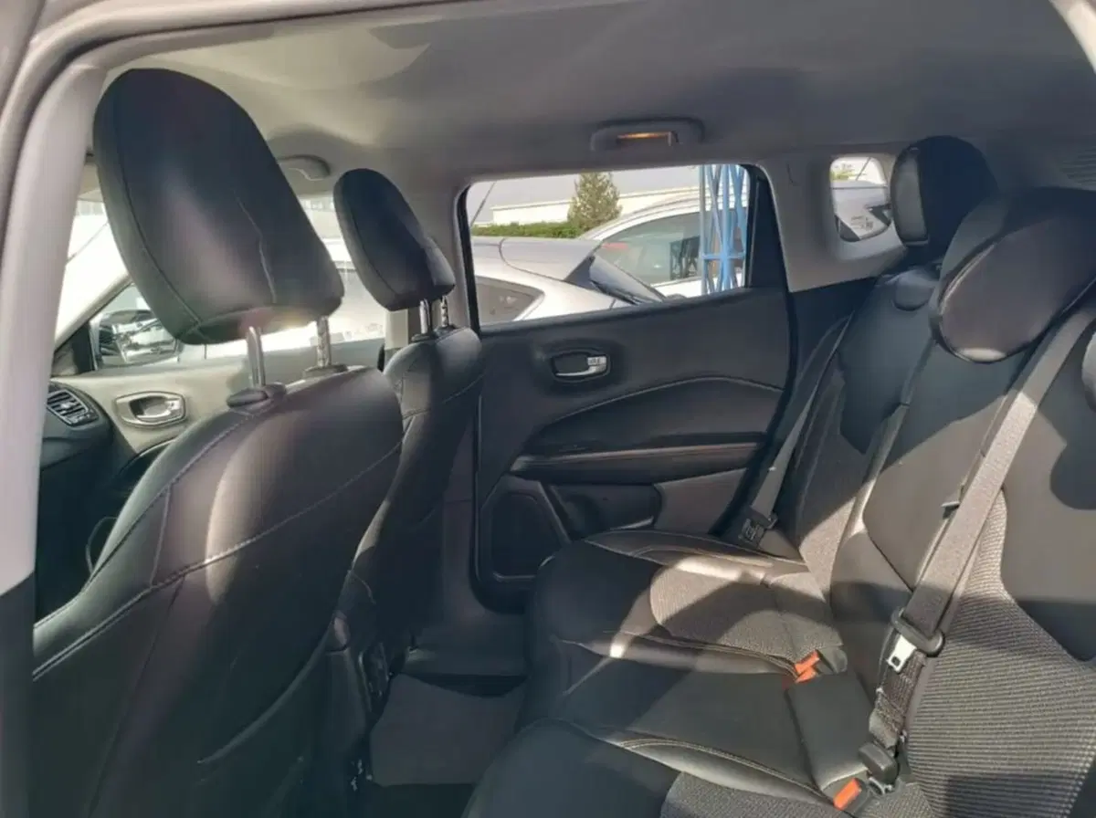 Jeep Compass usata a Latina (15)