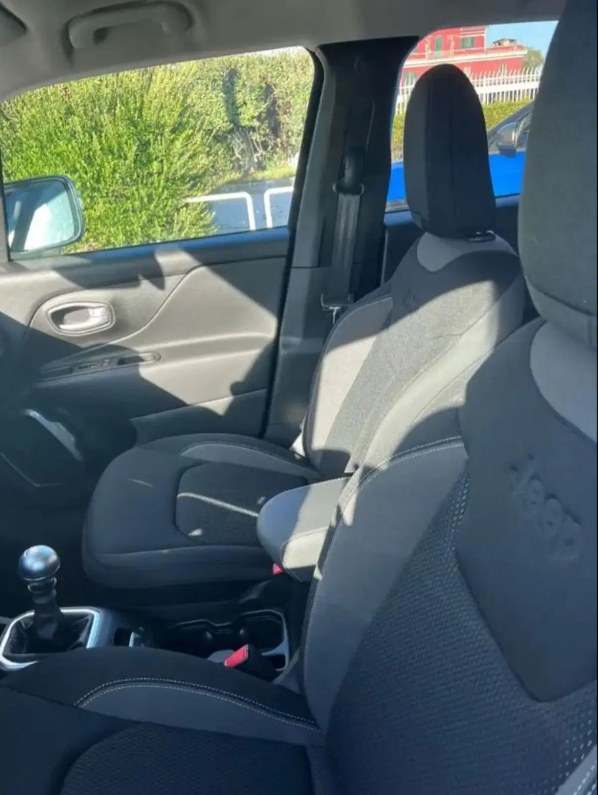 Jeep Renegade nuova a Latina (5)