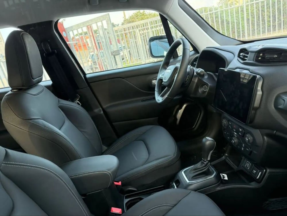 Jeep Renegade nuova a Latina (6)