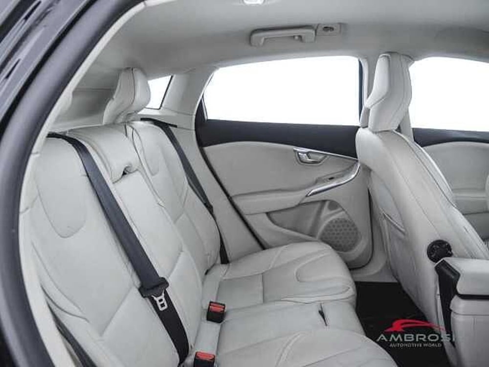 Volvo V40 Cross Country usata a Perugia (11)