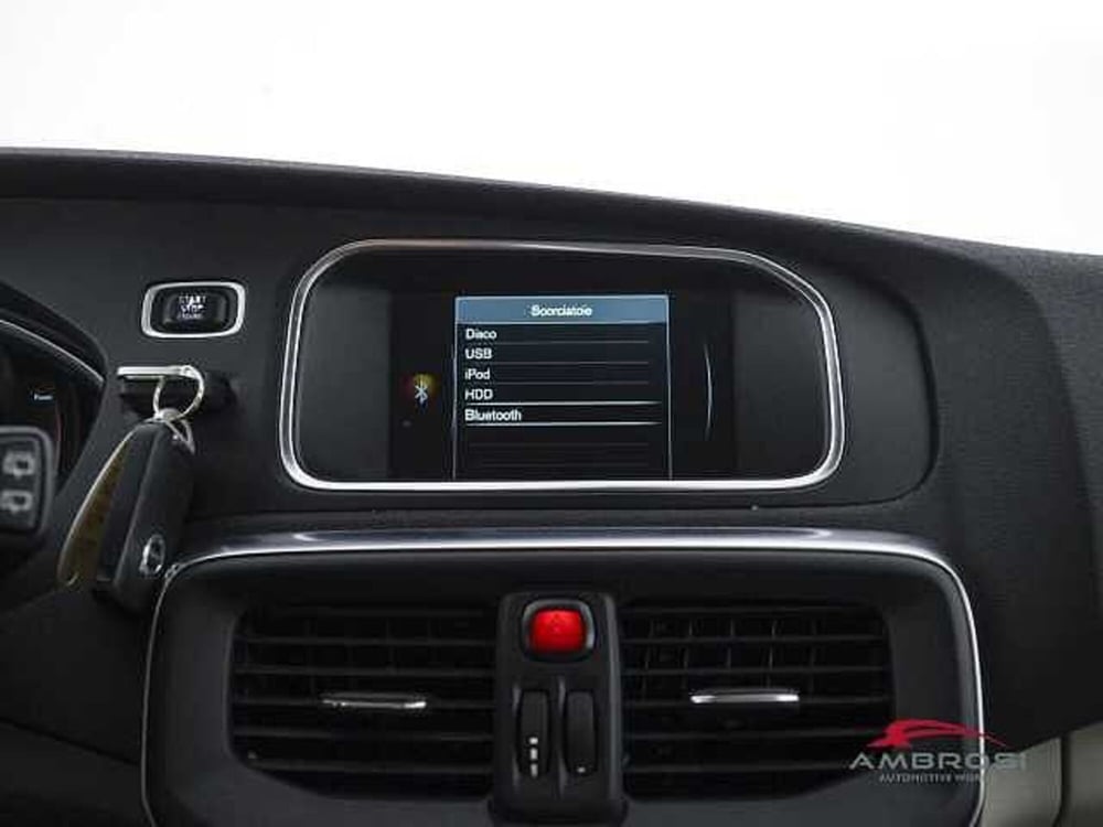 Volvo V40 Cross Country usata a Perugia (16)
