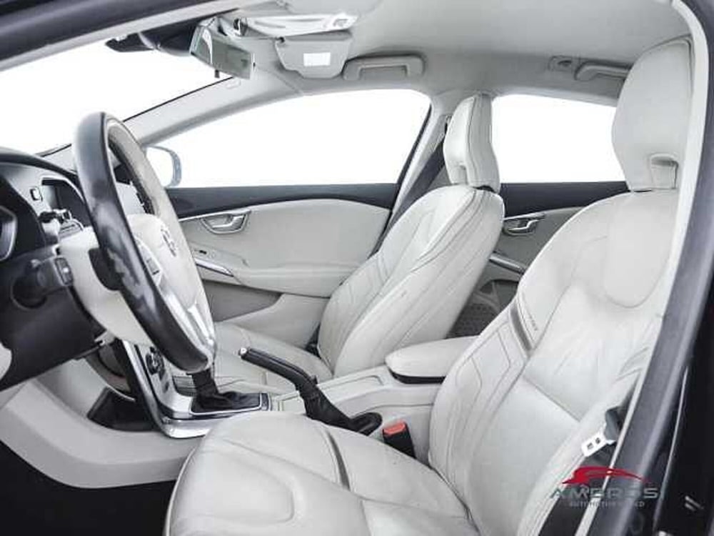 Volvo V40 Cross Country usata a Perugia (9)