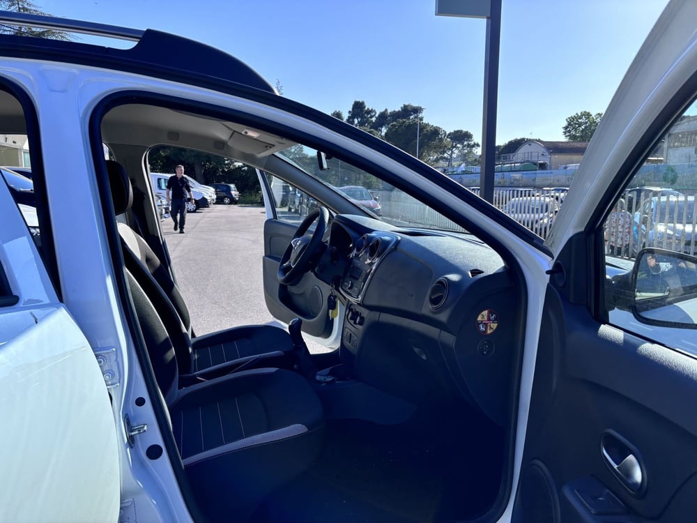 Dacia Sandero usata a Ancona (13)