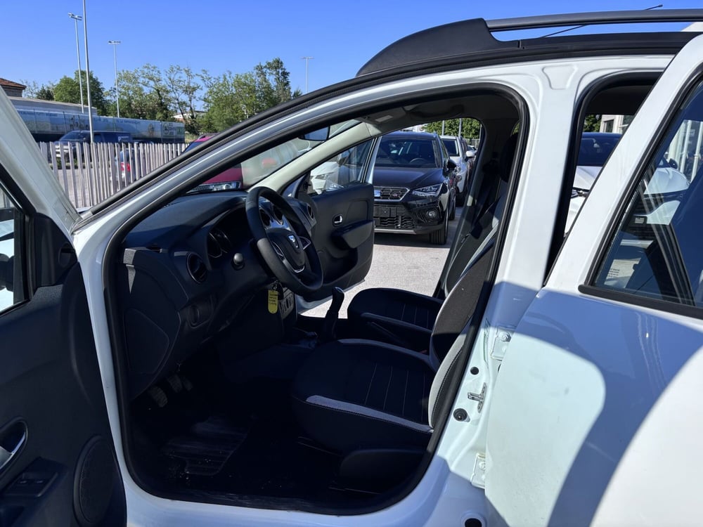 Dacia Sandero usata a Ancona (9)