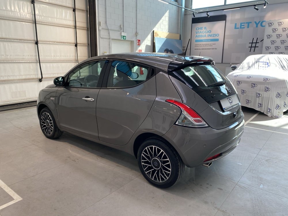 Lancia Ypsilon usata a Milano (3)