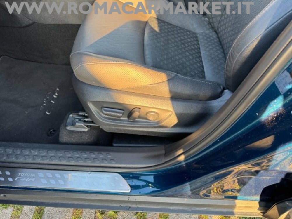 Toyota Toyota C-HR usata a Roma (11)