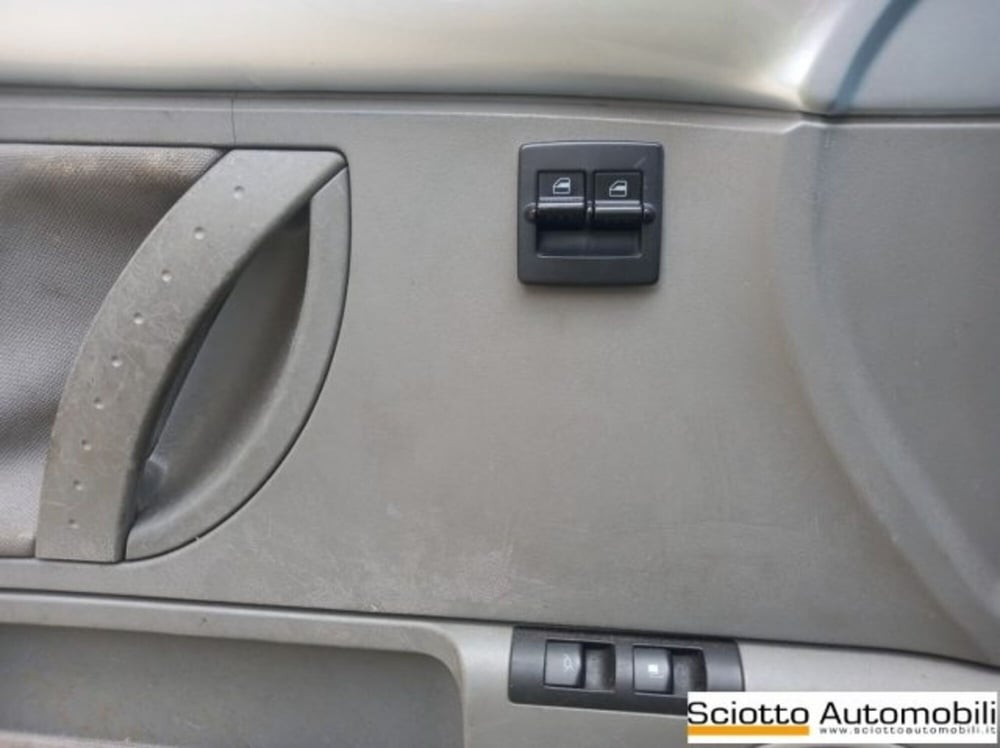 Volkswagen New Beetle usata a Messina (10)