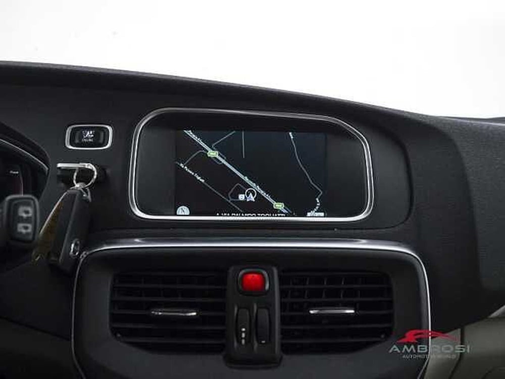 Volvo V40 Cross Country usata a Viterbo (14)