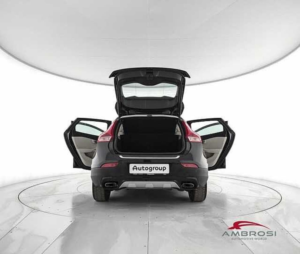 Volvo V40 Cross Country usata a Viterbo (7)