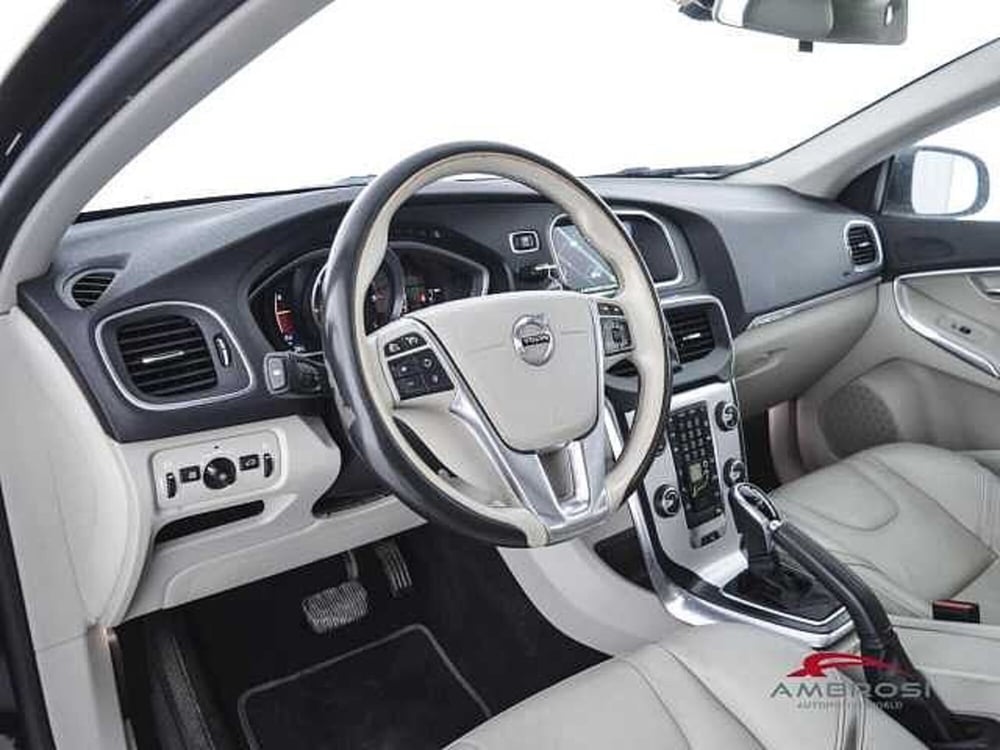 Volvo V40 Cross Country usata a Viterbo (8)