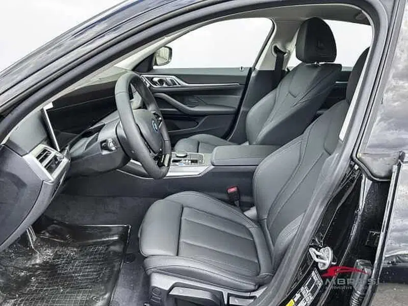 BMW i4 nuova a Viterbo (10)
