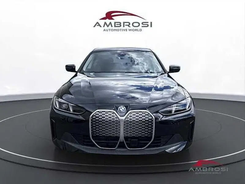 BMW i4 nuova a Viterbo (7)