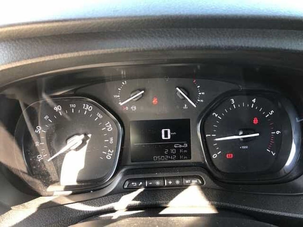 Peugeot Traveller usata a Ravenna (12)