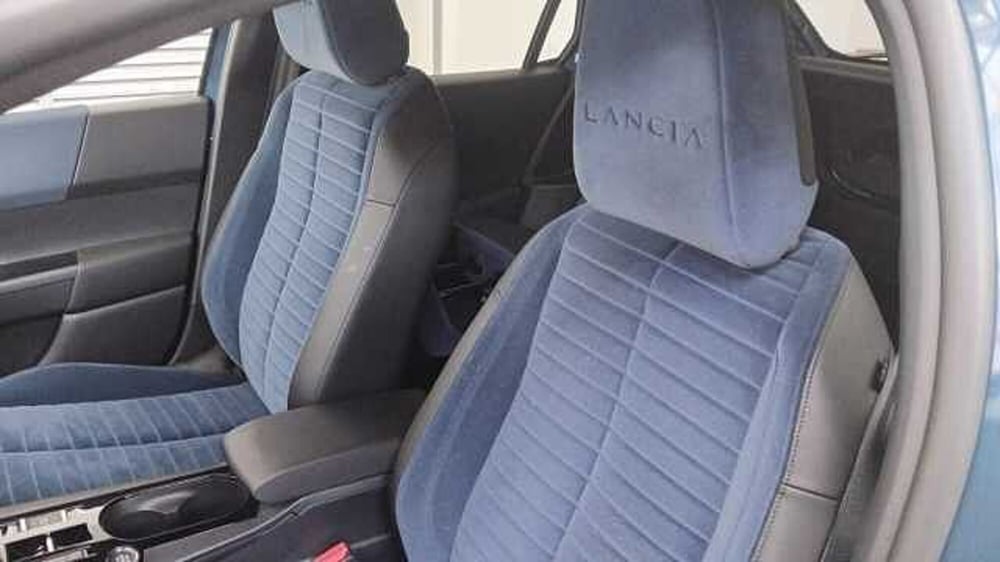 Lancia Ypsilon usata a Milano (13)