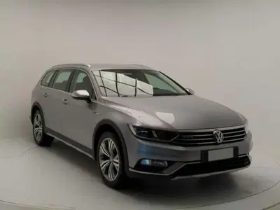Volkswagen Passat Variant Alltrack 2.0 TDI 190 CV 4MOTION DSG BMT del 2018 usata a Pratola Serra