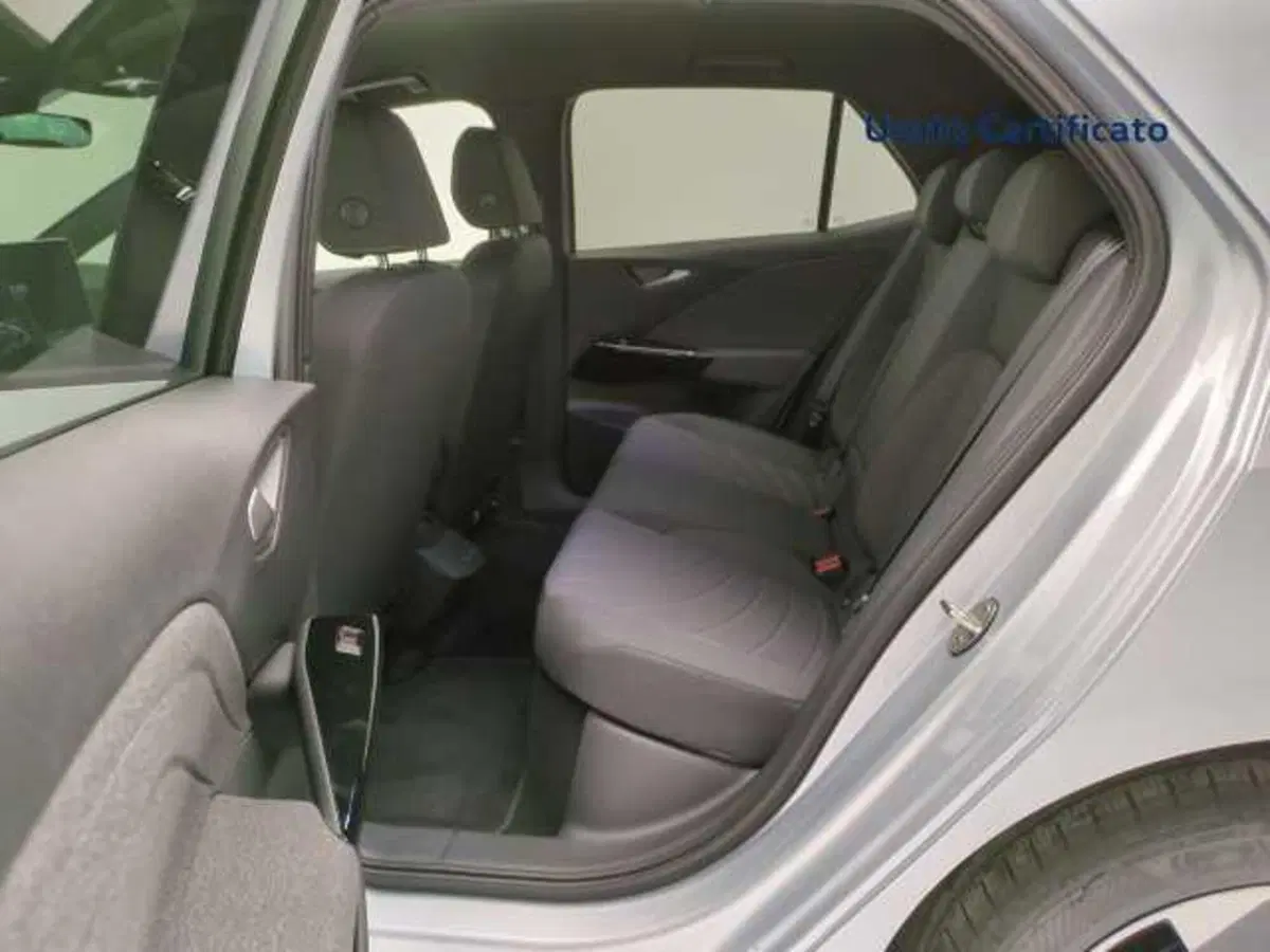 Volkswagen ID.3 nuova a Avellino (16)