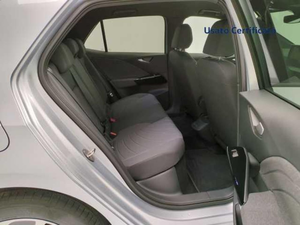 Volkswagen ID.3 nuova a Avellino (18)