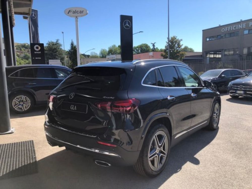 Mercedes-Benz GLA SUV nuova a Potenza (16)