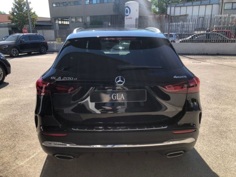 Mercedes-Benz GLA SUV nuova a Potenza (5)