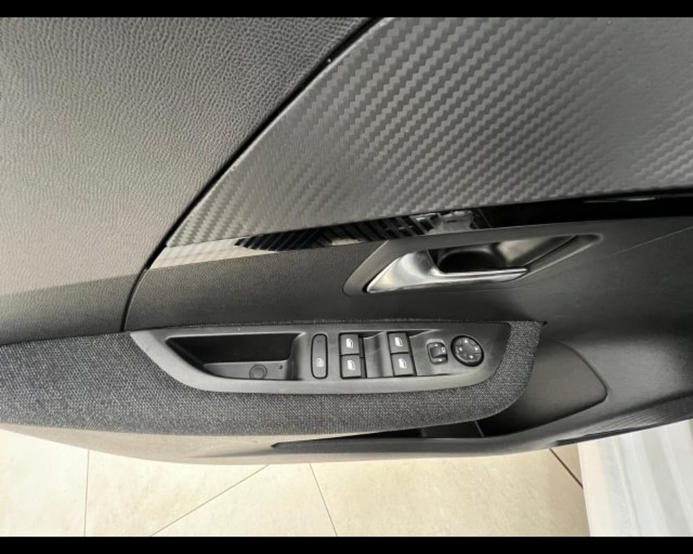 Peugeot 208 nuova a Alessandria (10)