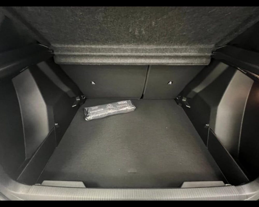 Peugeot 2008 nuova a Alessandria (12)