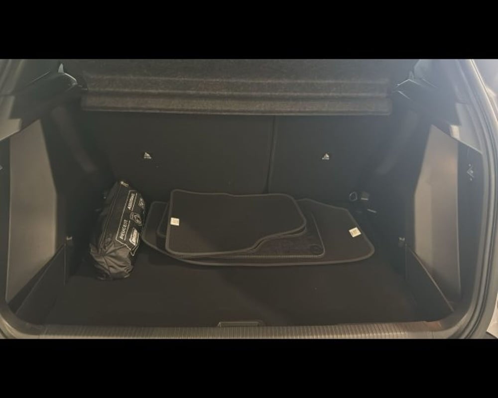 Peugeot 2008 nuova a Alessandria (17)
