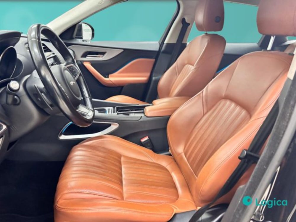 Jaguar F-Pace usata a Torino (7)