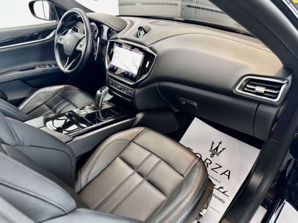 Maserati Ghibli usata a Torino (12)