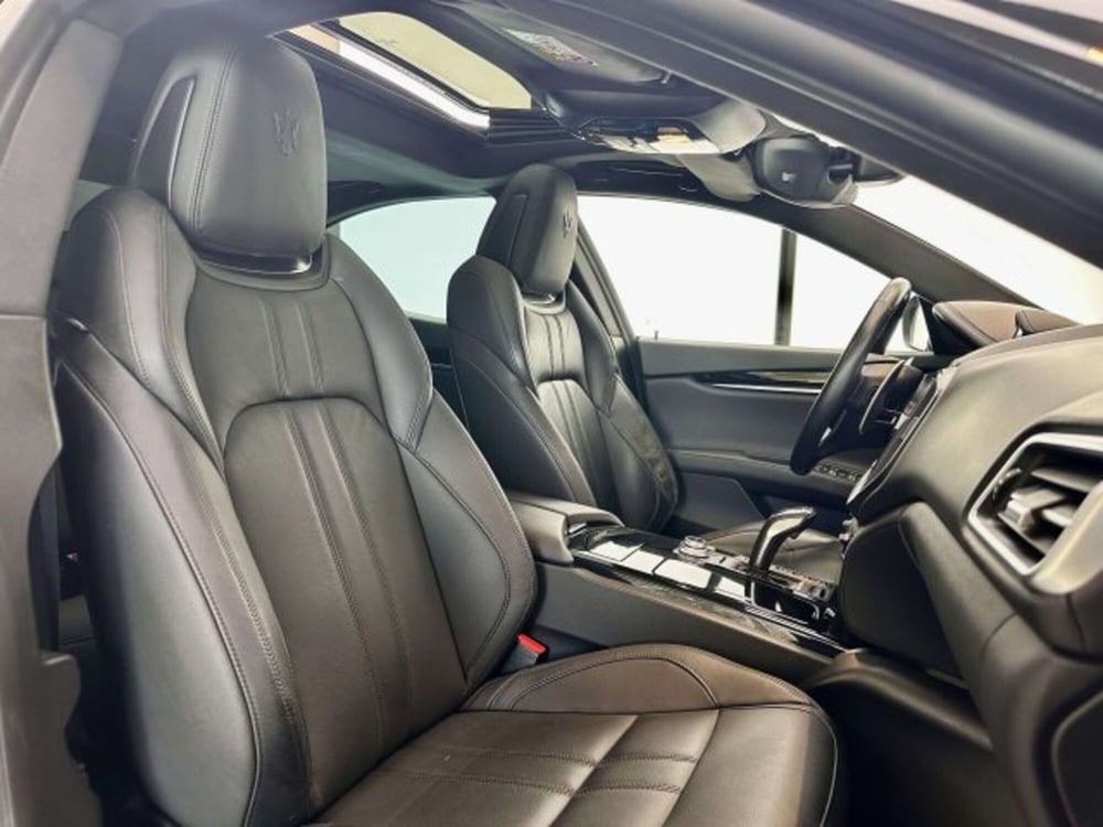 Maserati Ghibli usata a Torino (13)