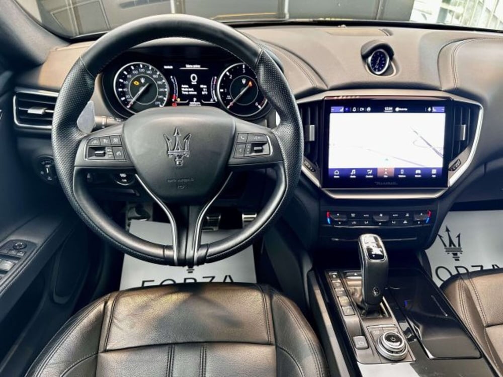 Maserati Ghibli usata a Torino (14)