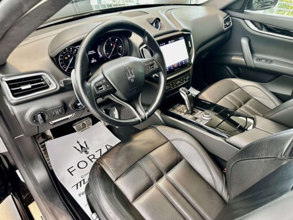 Maserati Ghibli usata a Torino (9)