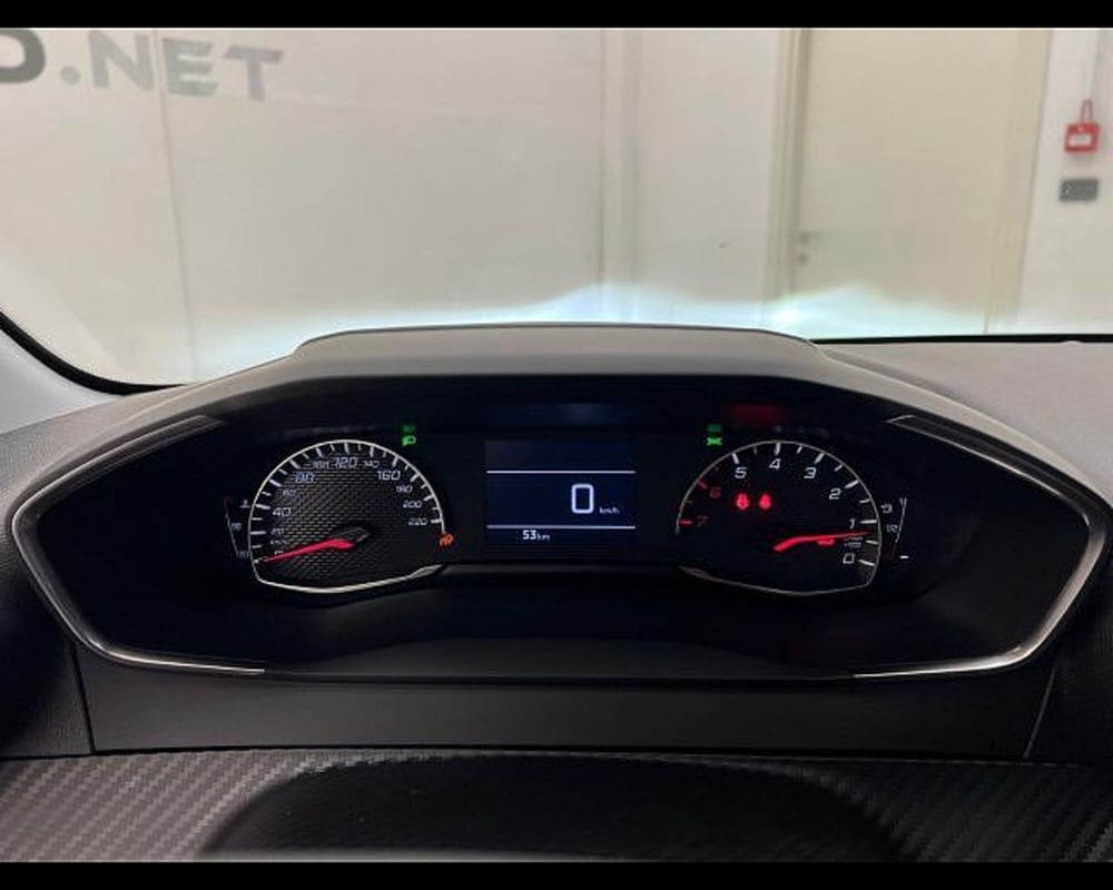 Peugeot 208 nuova a Alessandria (12)