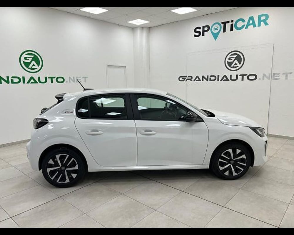 Peugeot 208 nuova a Alessandria (2)