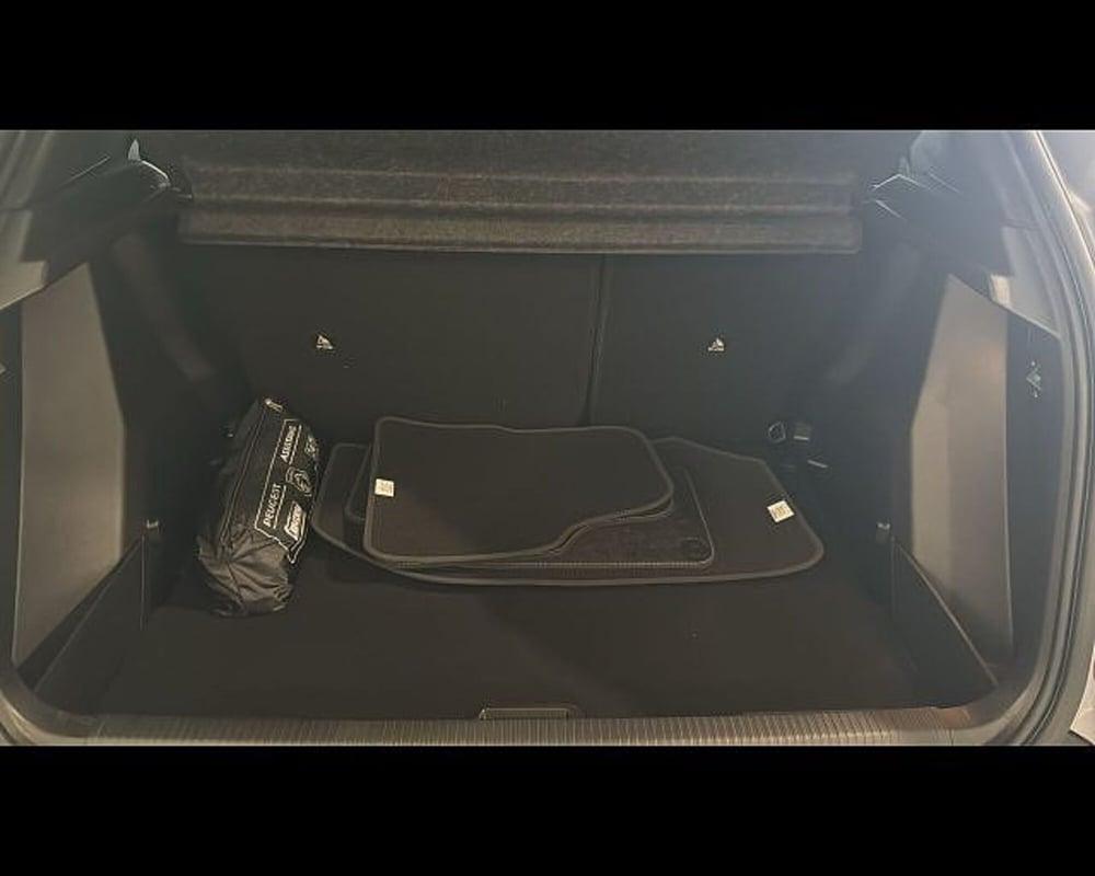 Peugeot 2008 nuova a Alessandria (11)