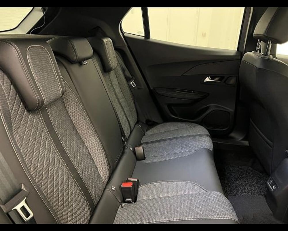 Peugeot 2008 nuova a Alessandria (11)