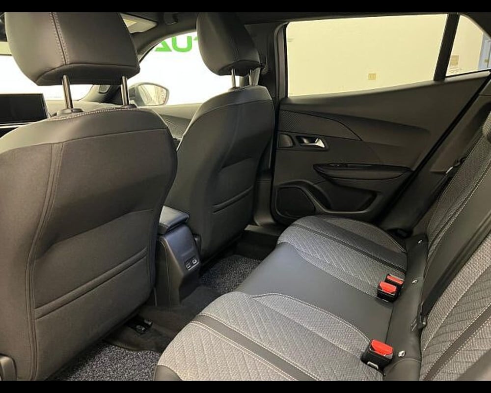 Peugeot 2008 nuova a Alessandria (8)