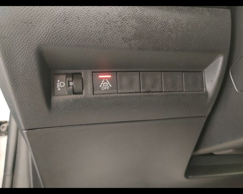 Peugeot 208 usata a Aosta (20)