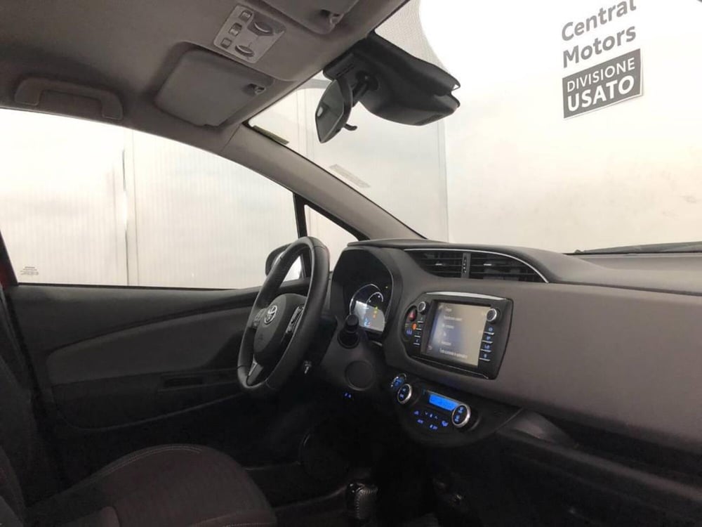 Toyota Yaris Cross nuova a Torino (5)
