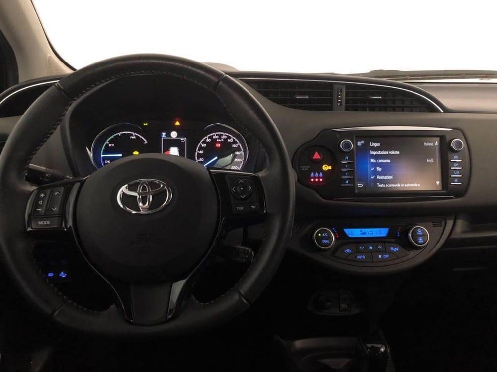 Toyota Yaris Cross nuova a Torino (9)
