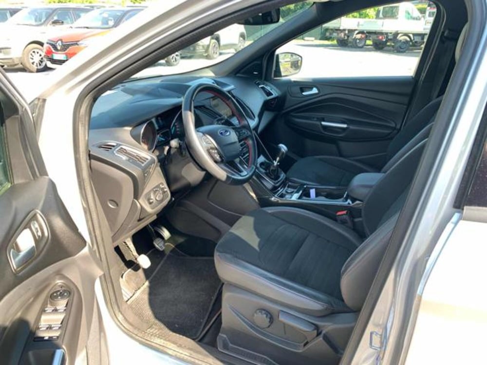 Ford Kuga usata a Lucca (10)