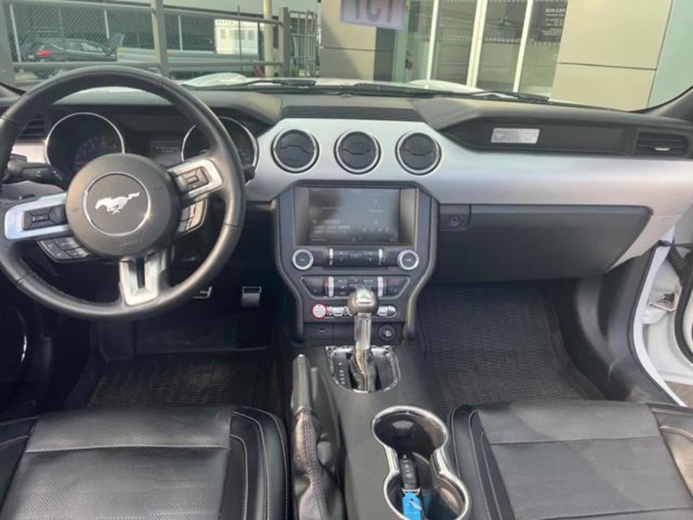 Ford Mustang Cabrio usata a Lucca (12)