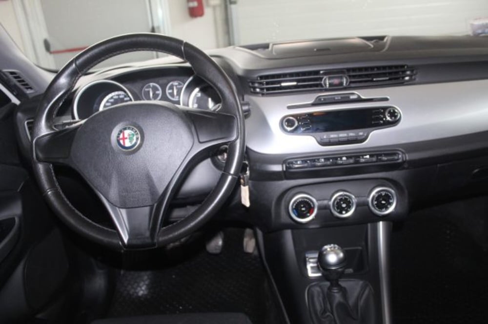 Alfa Romeo Giulietta usata a Terni (11)
