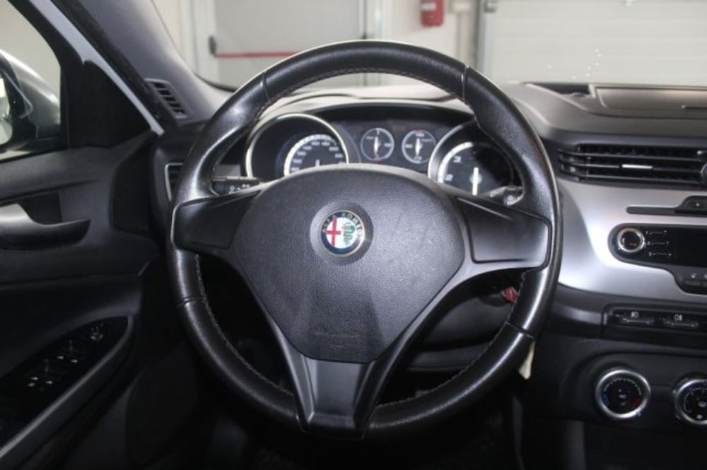 Alfa Romeo Giulietta usata a Terni (12)